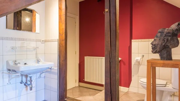 1770285754-18C) chinese kamer badkamer (4)